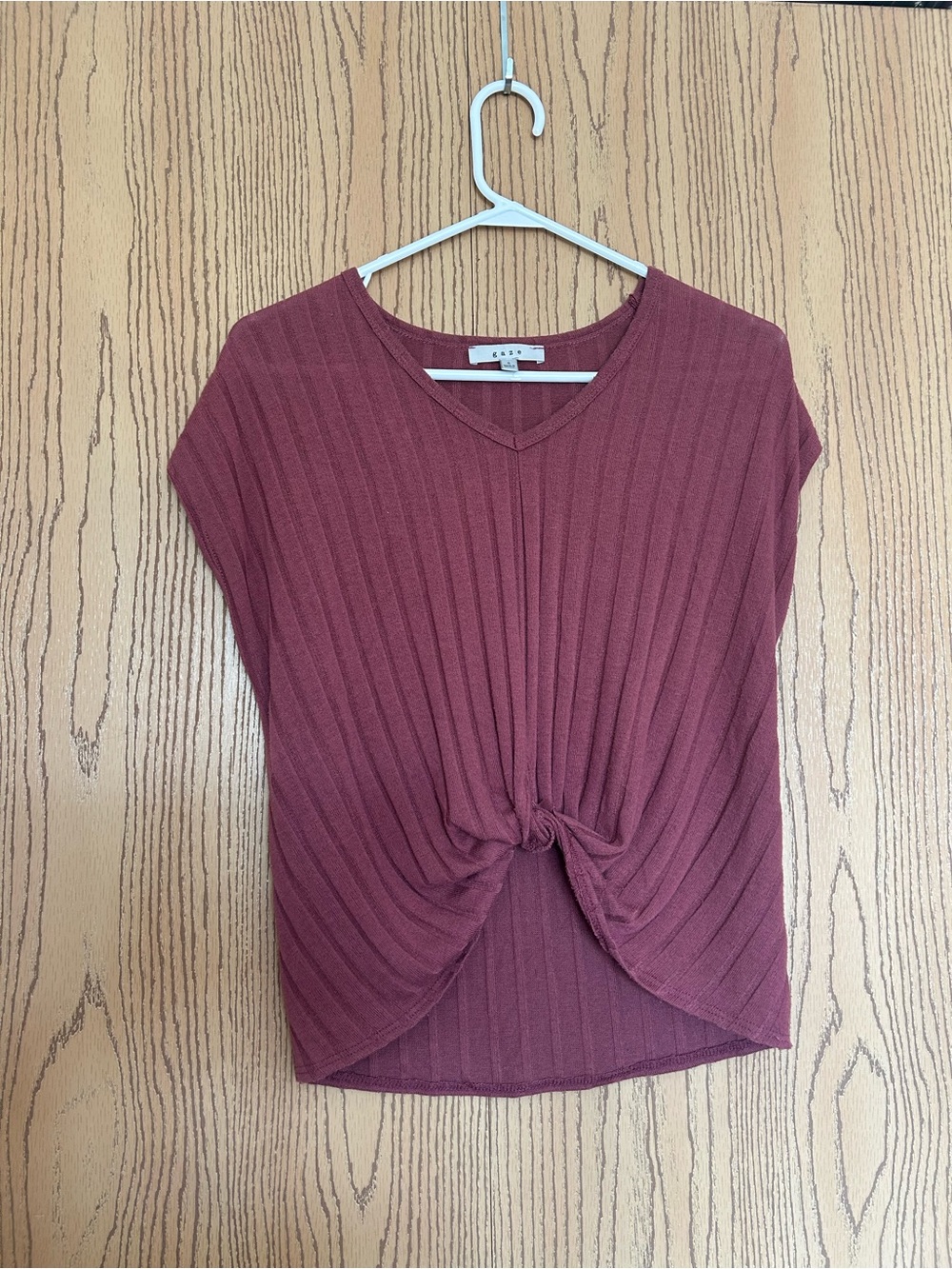 gaze Ribbed Knot-Front Crop Top - Burgundy